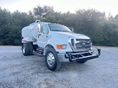 2015 Ford F750 2 Axle Water Truck front side