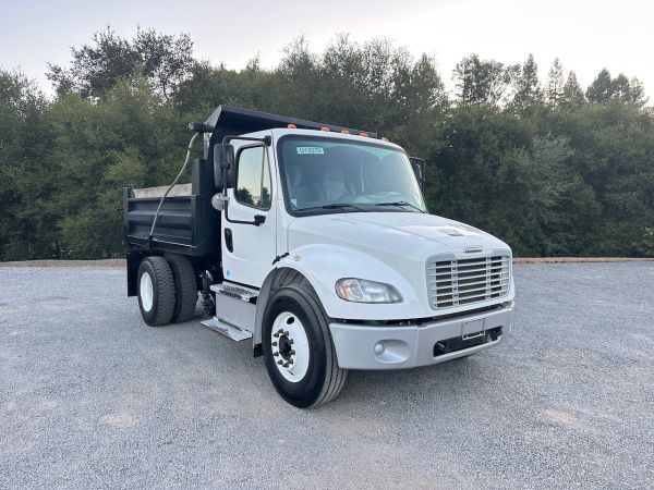 2017 Freightliner M2106 2 Axle Dump Truck front side