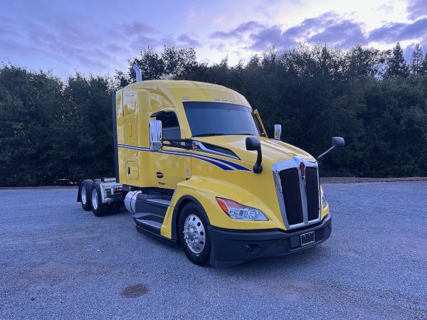 2024 Kenworth T680 3 Axle Sleeper Tractor front view