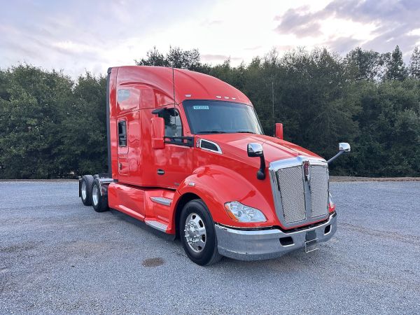 2020 Kenworth T680 3 Axle Sleeper Tractor front view