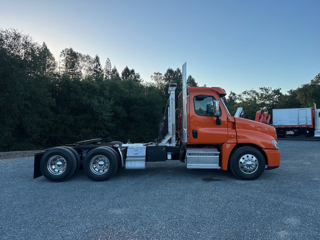 2016 Freightliner Cascadia | $53900 | Charter Trucks