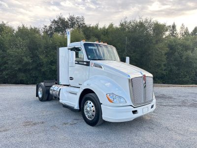 2018 Kenworth T680 2 Axle Tractor