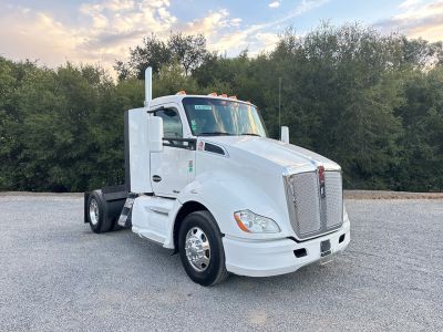 2018 Kenworth T680 2 Axle Tractor