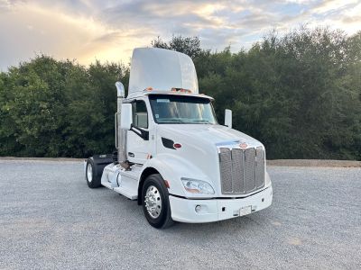 2019 Peterbilt 579 2 Axle Tractor