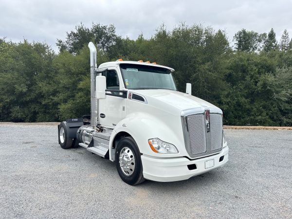 2019 Kenworth T680 2 Axle Tractor
