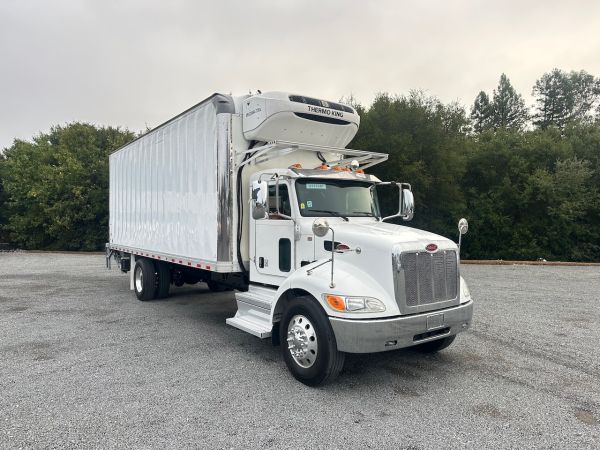 2020 Peterbilt 337 2 Axle Reefer Truck