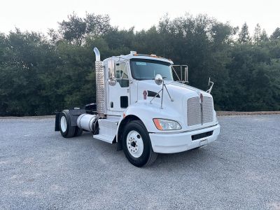 2014 Kenworth T370 2 Axle Tractor front view