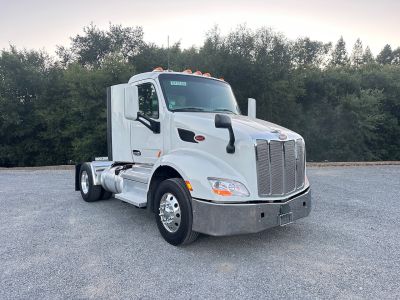 2021 Peterbilt 579 2 Axle Tractor