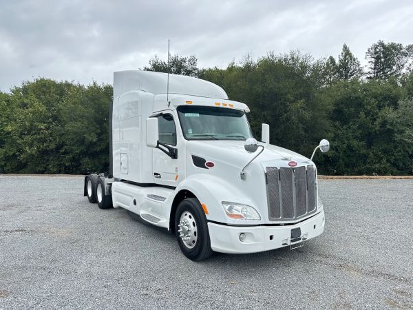 2018 Peterbilt 579 3 Axle Sleeper Tractor