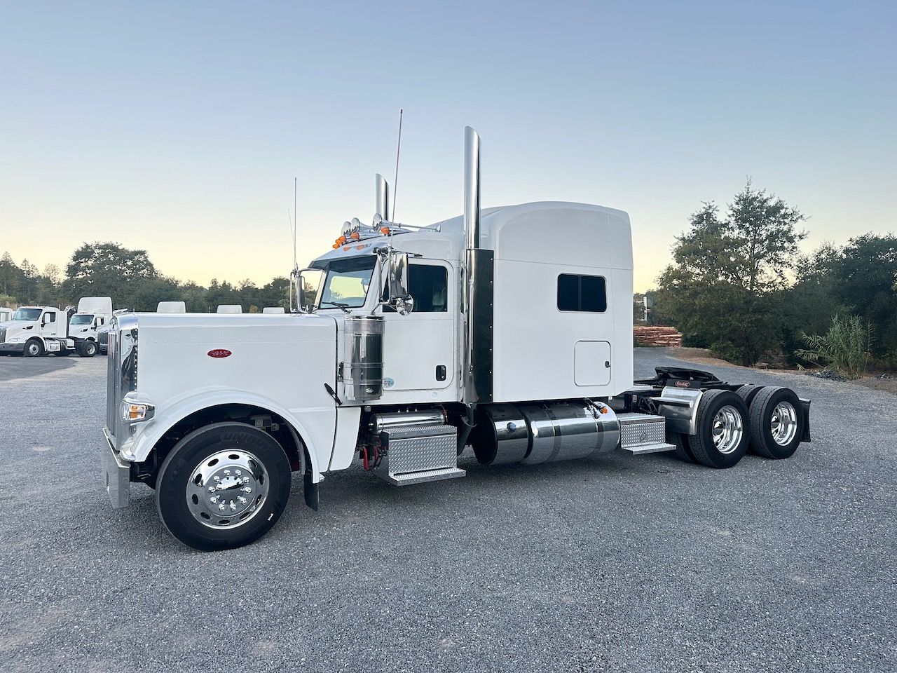 ppark Stock# DJPC2610 USED 2021 PETERBILT 389 | Sioux Falls, South