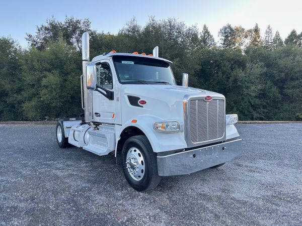 2020 Peterbilt 567 2 Axle Tractor