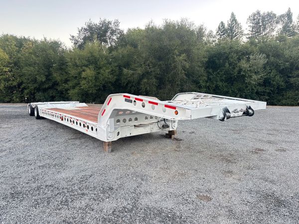 2001 Cozad Lowbed Trailer
