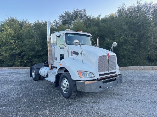 2018 Kenworth T440 2 Axle Tractor