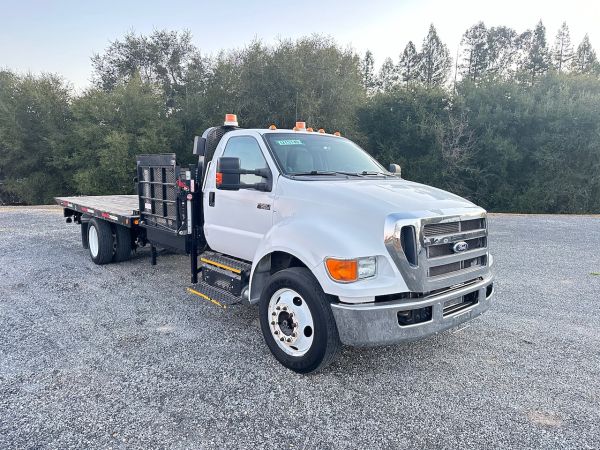 2015 Ford F650 2 Axle Roll-Back Truck
