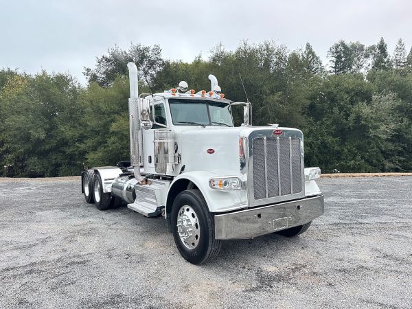 2020 Peterbilt 389 3 Axle Tractor