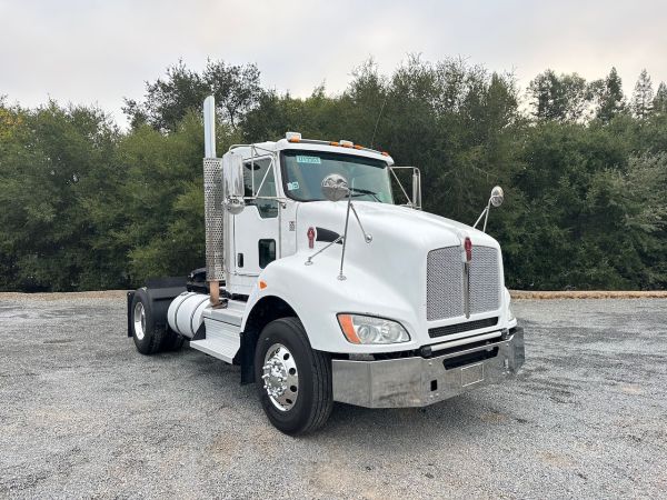 2018 Kenworth T440 2 Axle Tractor