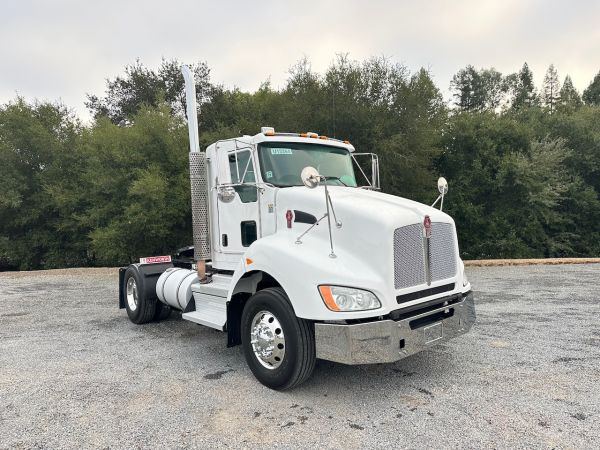 2018 Kenworth T440 2 Axle Tractor