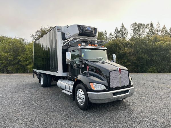 2018 Kenworth T270 2 Axle Reefer Truck