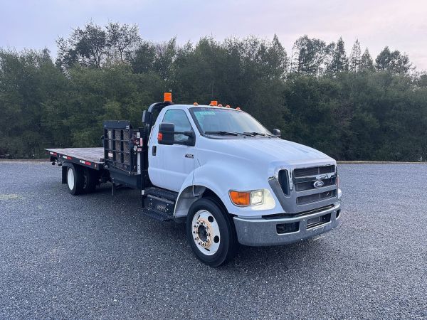 2015 Ford F650 2 Axle Roll-Back Truck