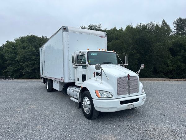 2017 Kenworth T270 2 Axle Van Truck